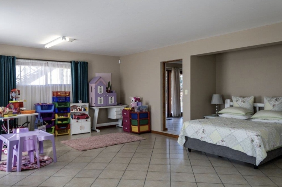 4 Bedroom Property for Sale in Dana Bay Western Cape